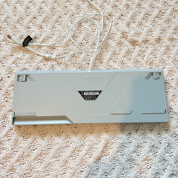 MSI Gaming Keyboard & Mouse - Vigor GK30 Combo - White Wired Keyboard and Mouse - Picture 3 of 5